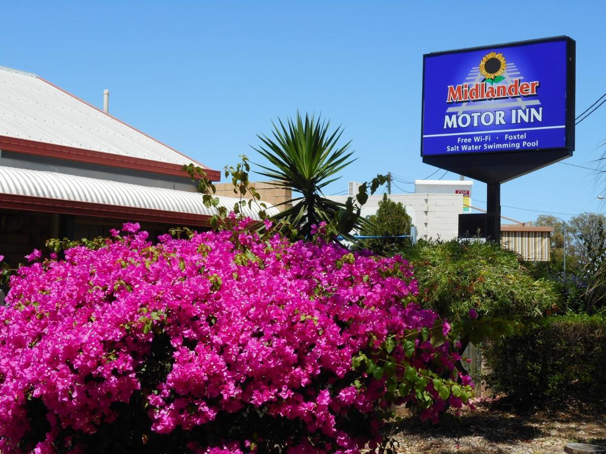 Midlander Motor Inn Emerald Exterior photo